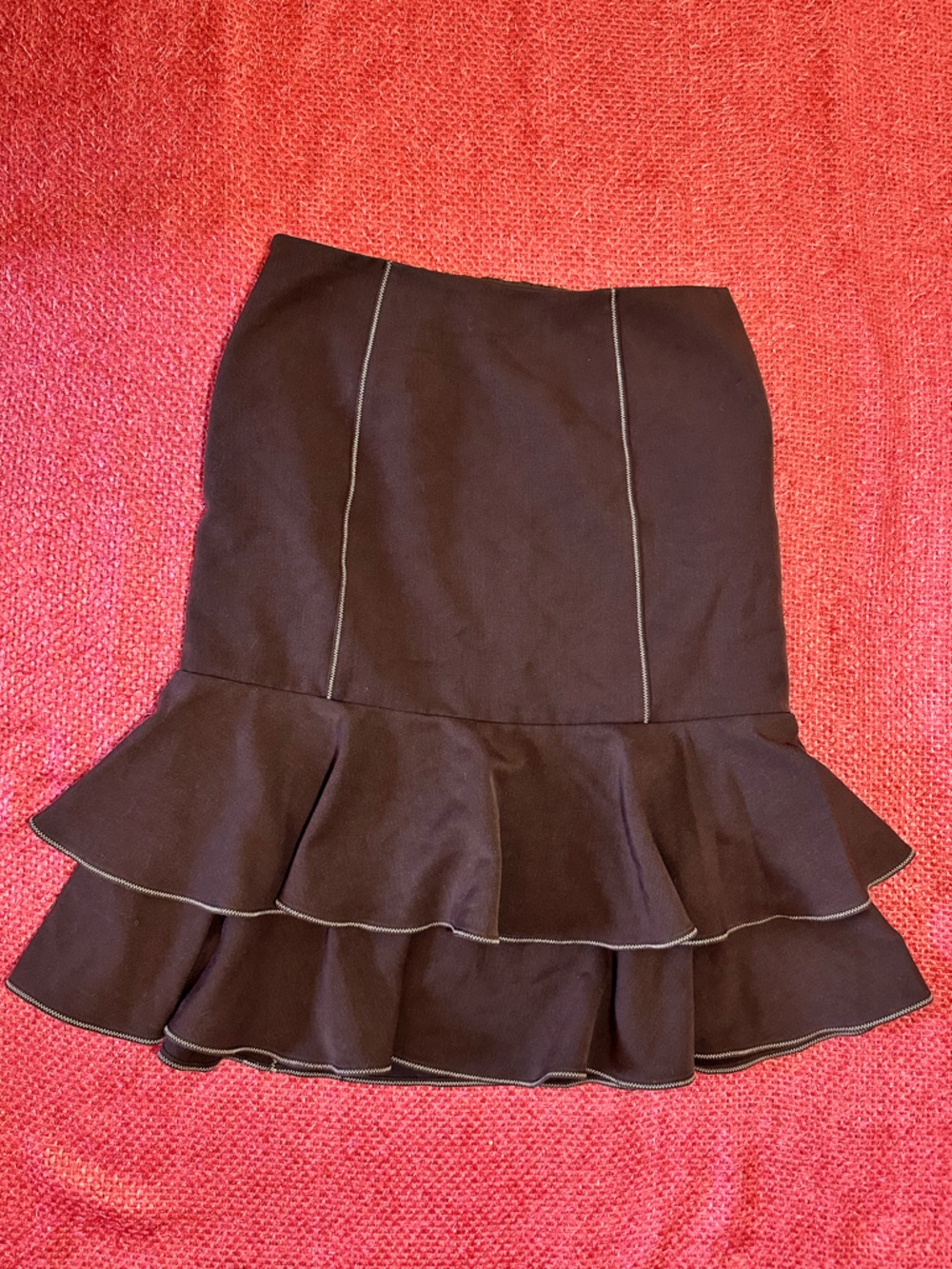 Oscar de la Renta Black and Red Label Detail